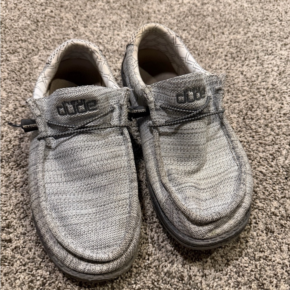 USED Hey Dude Men's 10 Light Gray Slip-On Loafers shoes